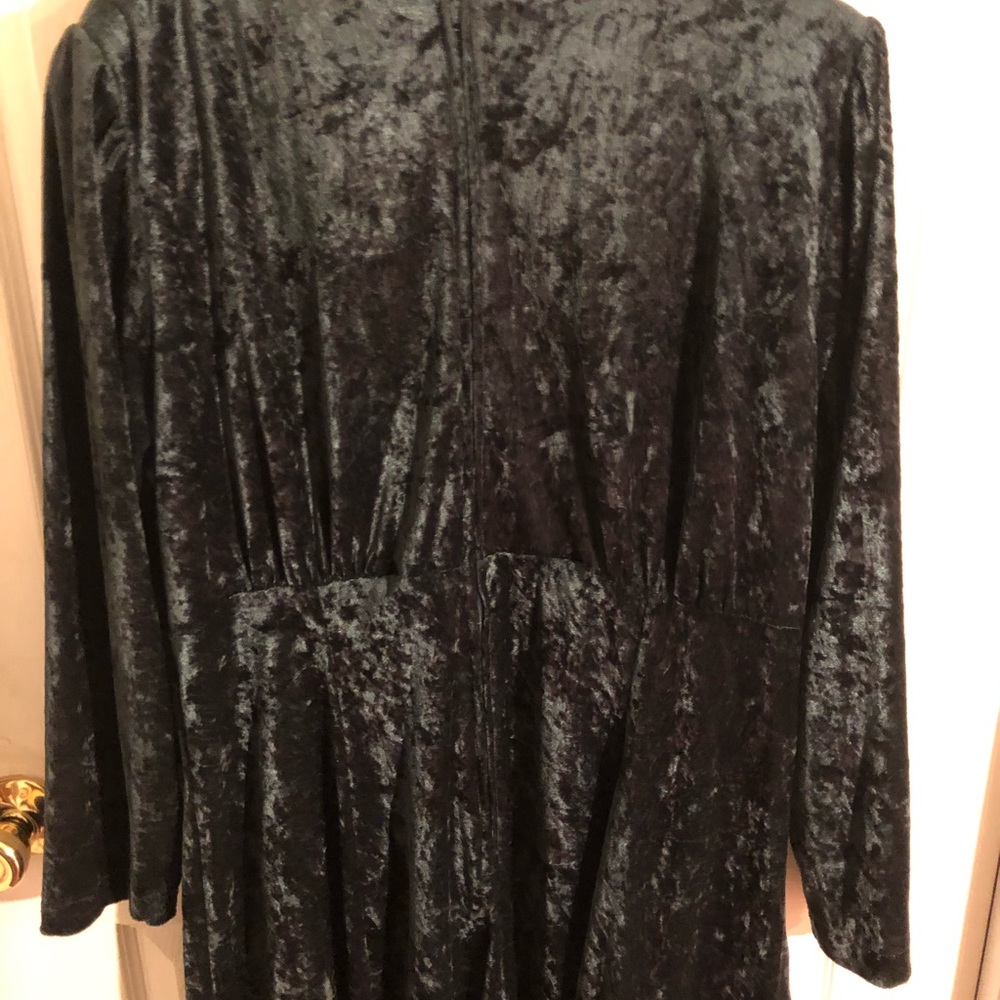 Dress - Picture 3 of 4